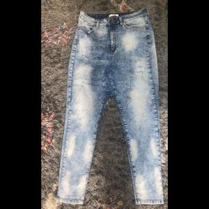 ACID WASH JEANS WITH RIPS